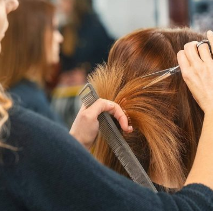 Bao Lâu Nên Cắt Tóc Một Lần? Thời Gian Cắt Tóc Lý Tưởng Cho Mái Tóc Khỏe Đẹp