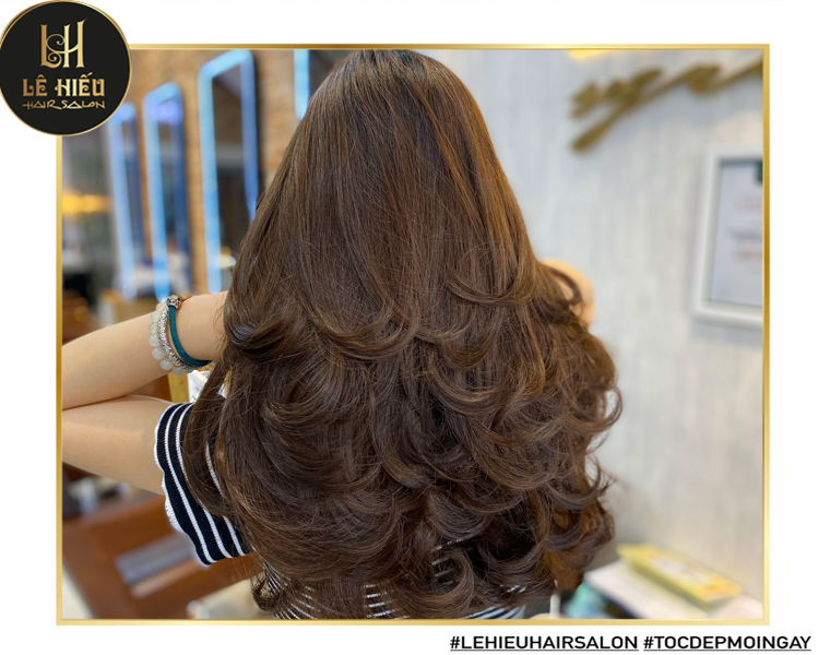 Salon uốn tóc sóng nước đẹp tại Sài Gòn